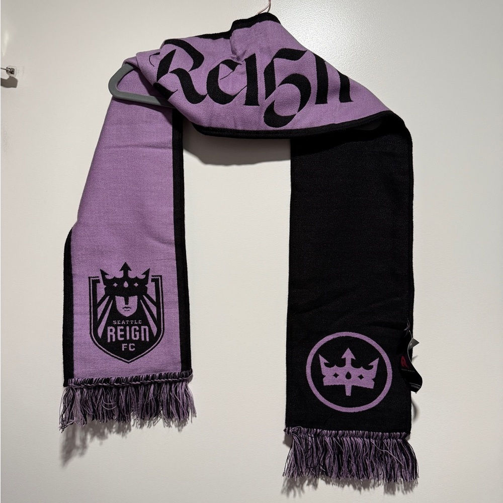 Seattle Reign Rise Scarf - Picture 5 of 5